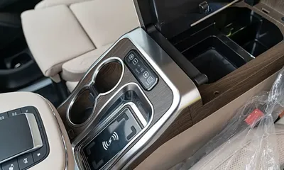 Mercedes-Benz V-Class 2025, 19 км, за 113128.15 USD - фото 20