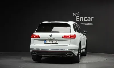 Volkswagen Touareg 2022, 128173 км, за 32309.21 USD