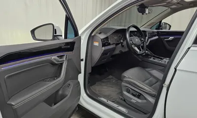 Volkswagen Touareg 2022, 128173 км, за 32309.21 USD - фото 10