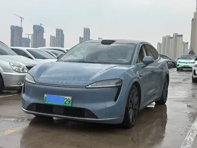 智界 Zhijie R7 · 2024 год