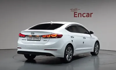 Hyundai Avante 2016, 180845 км, за 5120.13 USD
