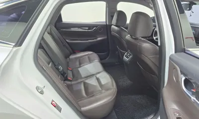 Hyundai Grandeur 2017, 190446 км, за 7296.42 USD - фото 11
