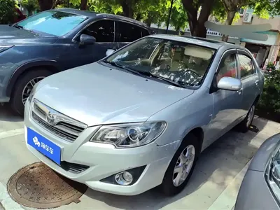 Toyota Corolla · 2015 год