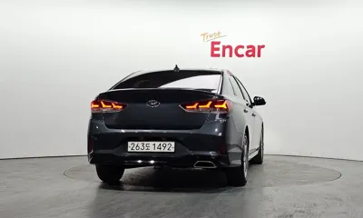 Hyundai Sonata 2018, 169553 км, за 5942.63 USD