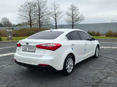 Kia K3 2014, 110188 км, за 4135.49 USD