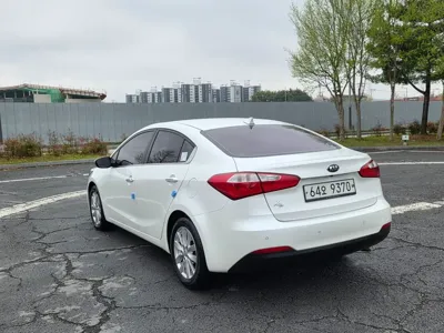 Kia K3 2014, 110188 км, за 4135.49 USD