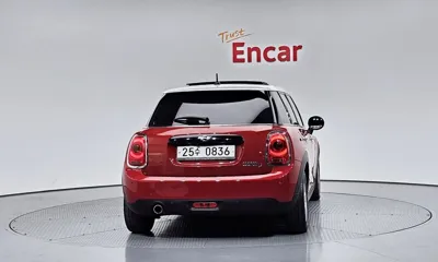 MINI Cooper 2016, 76528 км, за 5448.34 USD