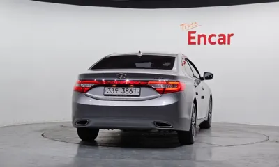 Hyundai Grandeur 2014, 26375 км, за 5573.06 USD