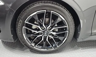 Kia K5 2021, 76133 км, за 12406.46 USD