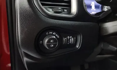 Jeep Renegade 2020, 32601 км, за 10423.46 USD - фото 28