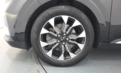 Kia Canival 2021, 133593 км, за 17889.69 USD