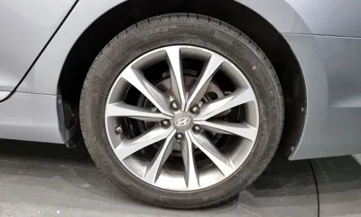 Hyundai Grandeur 2015, 192147 км, за 3688.61 USD