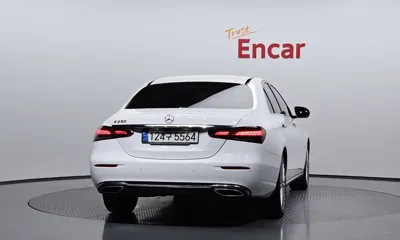 Mercedes-Benz E-Class 2021, 56850 км, за 23730.85 USD