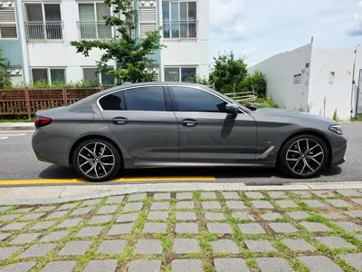 BMW 5-Series 2022, 34772 км, за 25993.5 USD