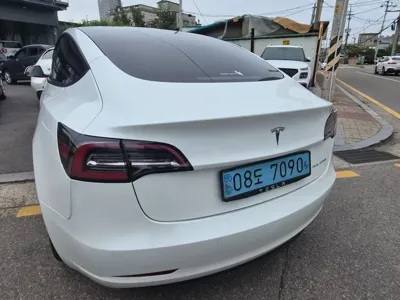 Tesla Model 3 2021, 42462 км, за 22768.69 USD