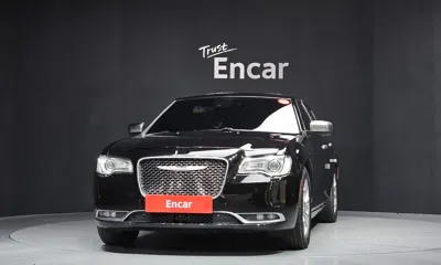 Chrysler 300C 2016, 146078 км, за 5618.72 USD