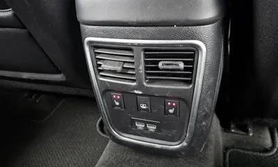 Chrysler 300C 2016, 146078 км, за 5579.62 USD - фото 19