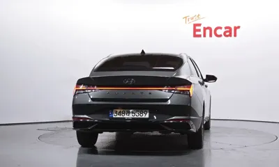 Hyundai Avante 2021, 97105 км, за 10967.95 USD
