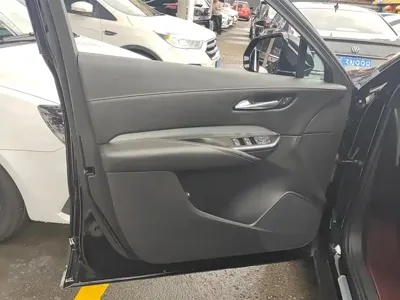Cadillac XT4 2021, 40800 км, за 15611.76 USD - фото 7