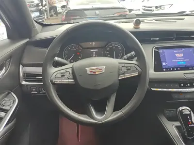 Cadillac XT4 2021, 40800 км, за 15611.76 USD - фото 15