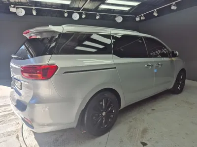 Kia Canival 2019, 155603 км, за 7936.51 USD