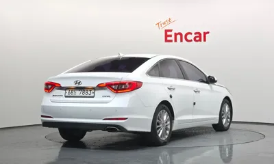 Hyundai Sonata 2015, 92359 км, за 5087.54 USD