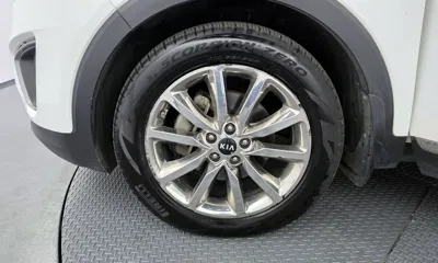 Kia Sorento 2015, 172311 км, за 7735.81 USD