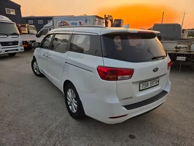 Kia Canival 2015, 199400 км, за 4266.77 USD
