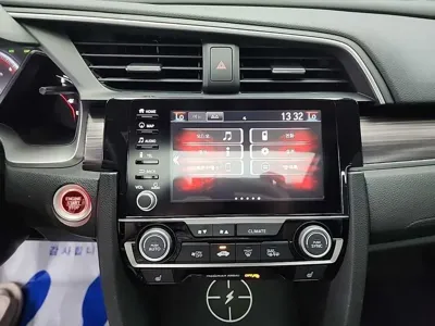 Honda Civic 2019, 105572 км, за 9977.68 USD - фото 11