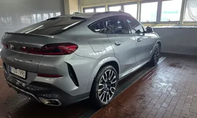 BMW X6 2025, 33323 км, за 64681.77 USD
