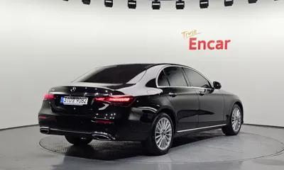 Mercedes-Benz E-Class 2022, 63931 км, за 24744.41 USD