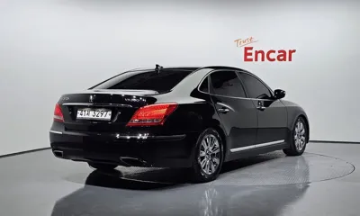 Hyundai Equus 2012, 110632 км, за 4532.32 USD