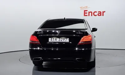 Hyundai Equus 2012, 110632 км, за 4532.32 USD