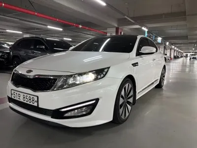 Kia K5 2011, 118521 км, за 3178.83 USD