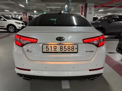 Kia K5 2011, 118521 км, за 3178.83 USD