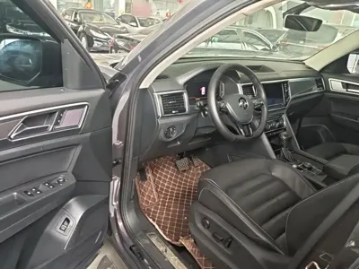 Volkswagen Teramont 2020, 79900 км, за 17667.04 USD - фото 16