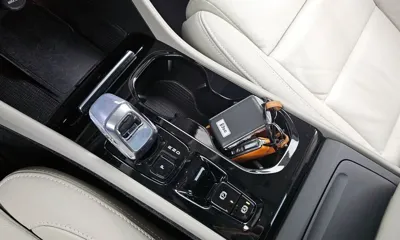 Volvo XC40 2023, 10823 км, за 24615.99 USD - фото 9