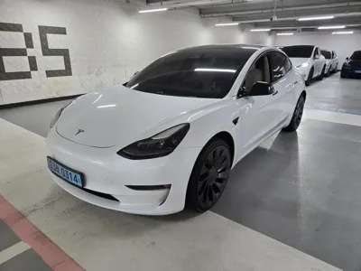 Tesla Model 3 · 2021 год
