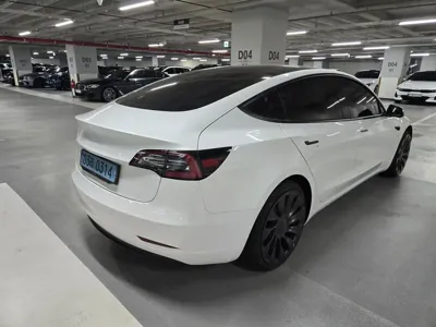 Tesla Model 3 2021, 59298 км, за 21333.86 USD