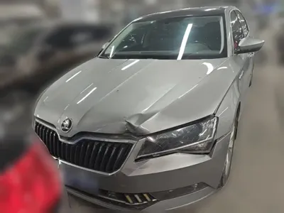 Skoda Superb 2016, 106300 км, за 4824.97 USD