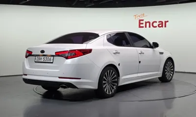 Kia K5 2011, 178193 км, за 2145.22 USD