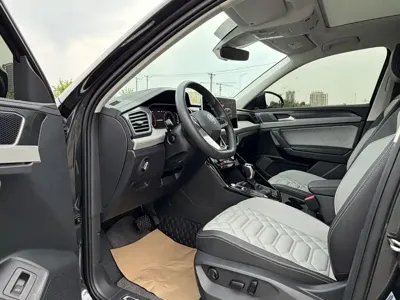 Volkswagen Tayron 2022, 27000 км, за 26456.23 USD - фото 7