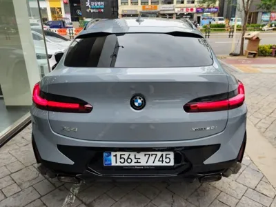 BMW X4 2025, 2200 км, за 24287.78 USD
