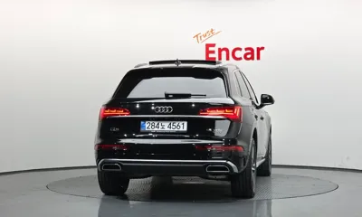 Audi Q5 2023, 49791 км, за 29968.14 USD