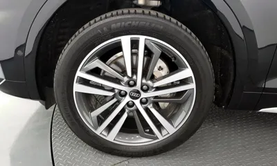 Audi Q5 2023, 49791 км, за 29968.14 USD