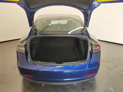 Tesla Model 3 2020, 66600 км, за 15171.23 USD