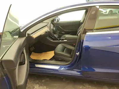 Tesla Model 3 2020, 66600 км, за 15171.23 USD - фото 9