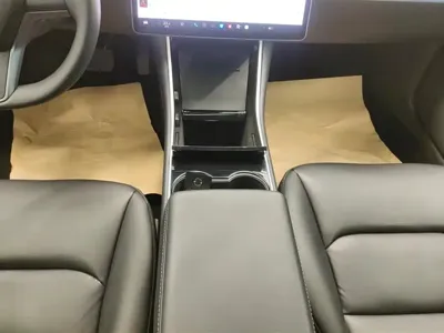 Tesla Model 3 2020, 66600 км, за 15171.23 USD - фото 16
