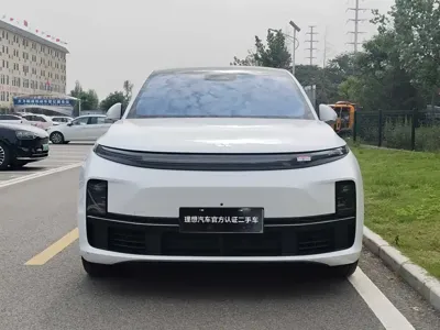 Li Auto Li L7 2023, 56000 км, за 27818.27 USD