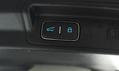 Ford Explorer 2020, 73885 км, за 16272.7 USD - фото 18